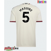 Camiseta Manchester United Harry Maguire #5 Tercera Equipación 2026-27 manga corta